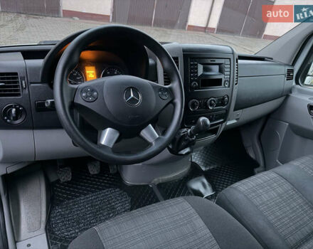 Белый Мерседес Sprinter, объемом двигателя 0 л и пробегом 294 тыс. км за 15800 $, фото 10 на Automoto.ua