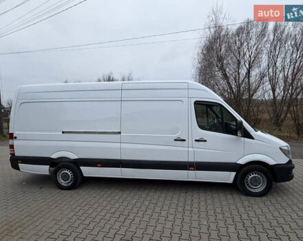 Белый Мерседес Sprinter, объемом двигателя 0 л и пробегом 294 тыс. км за 15800 $, фото 2 на Automoto.ua