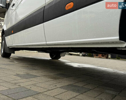 Белый Мерседес Sprinter, объемом двигателя 2.99 л и пробегом 518 тыс. км за 18999 $, фото 17 на Automoto.ua