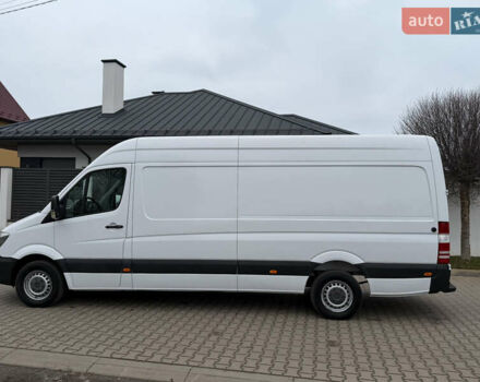Белый Мерседес Sprinter, объемом двигателя 0 л и пробегом 294 тыс. км за 15800 $, фото 3 на Automoto.ua