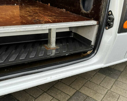 Белый Мерседес Sprinter, объемом двигателя 2.99 л и пробегом 518 тыс. км за 18999 $, фото 52 на Automoto.ua