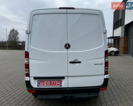 Белый Мерседес Sprinter, объемом двигателя 2.2 л и пробегом 272 тыс. км за 14800 $, фото 5 на Automoto.ua