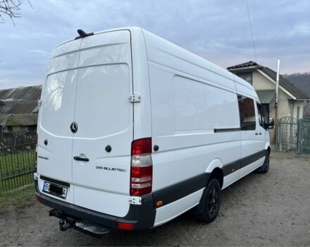 Белый Мерседес Sprinter, объемом двигателя 3 л и пробегом 498 тыс. км за 37131 $, фото 2 на Automoto.ua