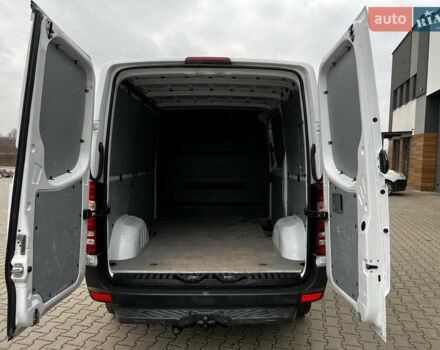 Белый Мерседес Sprinter, объемом двигателя 2.2 л и пробегом 272 тыс. км за 14800 $, фото 13 на Automoto.ua