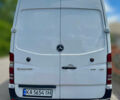 Белый Мерседес Sprinter, объемом двигателя 2.69 л и пробегом 393 тыс. км за 16000 $, фото 3 на Automoto.ua