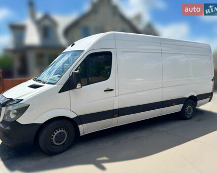 Белый Мерседес Sprinter, объемом двигателя 2.69 л и пробегом 393 тыс. км за 16000 $, фото 2 на Automoto.ua