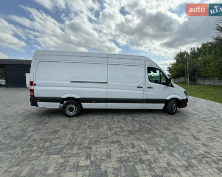 Белый Мерседес Sprinter, объемом двигателя 2.2 л и пробегом 325 тыс. км за 19000 $, фото 4 на Automoto.ua