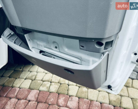 Белый Мерседес Sprinter, объемом двигателя 2.1 л и пробегом 410 тыс. км за 17500 $, фото 25 на Automoto.ua