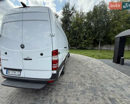 Белый Мерседес Sprinter, объемом двигателя 2.2 л и пробегом 325 тыс. км за 19000 $, фото 6 на Automoto.ua