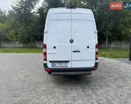 Белый Мерседес Sprinter, объемом двигателя 2.2 л и пробегом 325 тыс. км за 19000 $, фото 3 на Automoto.ua