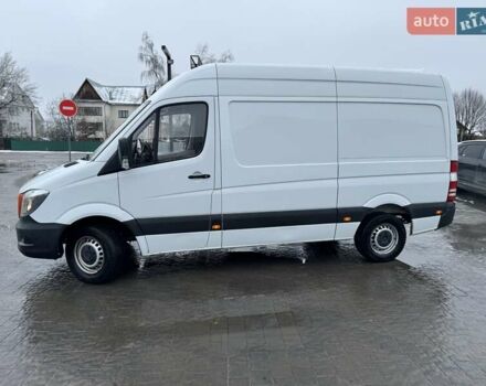 Белый Мерседес Sprinter, объемом двигателя 2.2 л и пробегом 298 тыс. км за 13900 $, фото 2 на Automoto.ua