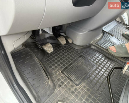 Белый Мерседес Sprinter, объемом двигателя 2.2 л и пробегом 325 тыс. км за 19000 $, фото 12 на Automoto.ua