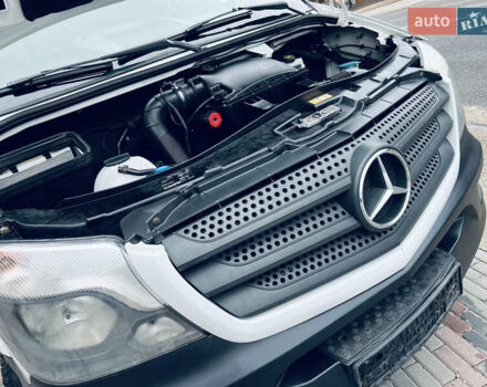 Белый Мерседес Sprinter, объемом двигателя 2.1 л и пробегом 410 тыс. км за 17500 $, фото 5 на Automoto.ua