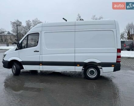 Белый Мерседес Sprinter, объемом двигателя 2.2 л и пробегом 298 тыс. км за 13900 $, фото 3 на Automoto.ua