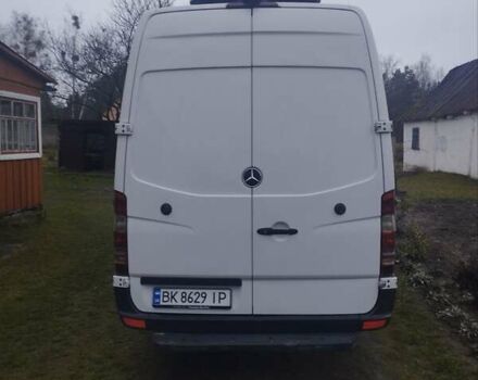 Белый Мерседес Sprinter, объемом двигателя 2.2 л и пробегом 309 тыс. км за 23000 $, фото 3 на Automoto.ua
