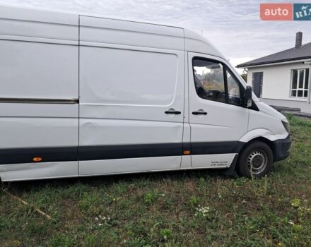 Белый Мерседес Sprinter, объемом двигателя 2.2 л и пробегом 272 тыс. км за 20919 $, фото 2 на Automoto.ua
