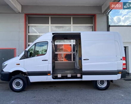 Мерседес Sprinter 2017 в Киеве на Automoto.ua Белый Мерседес Sprinter, объемом двигателя 2.2 л и пробегом 1 тыс. км за 35000 $, фото 4 на Automoto.ua