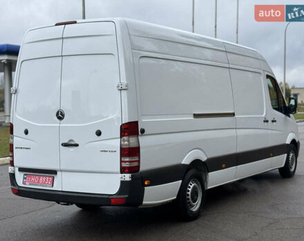 Белый Мерседес Sprinter, объемом двигателя 0 л и пробегом 265 тыс. км за 17900 $, фото 5 на Automoto.ua
