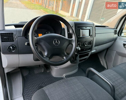 Белый Мерседес Sprinter, объемом двигателя 0 л и пробегом 348 тыс. км за 19300 $, фото 17 на Automoto.ua