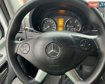 Белый Мерседес Sprinter, объемом двигателя 3 л и пробегом 179 тыс. км за 38800 $, фото 2 на Automoto.ua