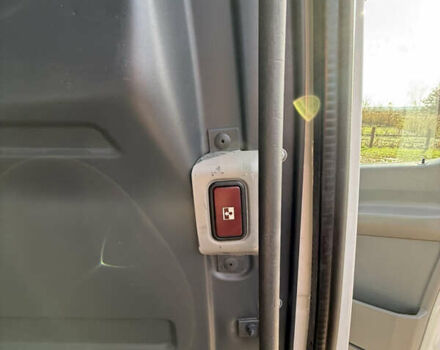 Белый Мерседес Sprinter, объемом двигателя 2.2 л и пробегом 316 тыс. км за 18900 $, фото 18 на Automoto.ua