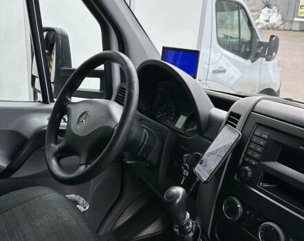 Белый Мерседес Sprinter, объемом двигателя 2.2 л и пробегом 316 тыс. км за 21000 $, фото 9 на Automoto.ua