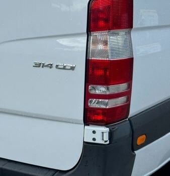 Белый Мерседес Sprinter, объемом двигателя 2.14 л и пробегом 380 тыс. км за 16800 $, фото 12 на Automoto.ua