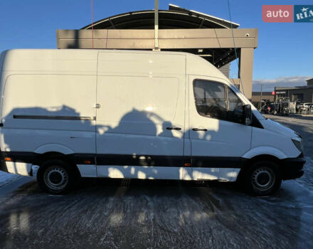 Белый Мерседес Sprinter, объемом двигателя 2.1 л и пробегом 385 тыс. км за 16500 $, фото 3 на Automoto.ua
