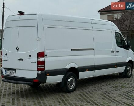 Белый Мерседес Sprinter, объемом двигателя 2.14 л и пробегом 358 тыс. км за 19300 $, фото 5 на Automoto.ua