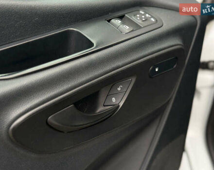 Белый Мерседес Sprinter, объемом двигателя 2.1 л и пробегом 314 тыс. км за 23990 $, фото 9 на Automoto.ua