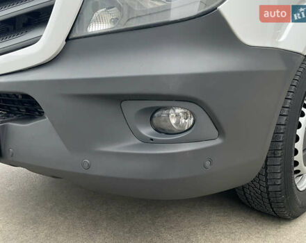 Белый Мерседес Sprinter, объемом двигателя 3 л и пробегом 300 тыс. км за 29500 $, фото 3 на Automoto.ua