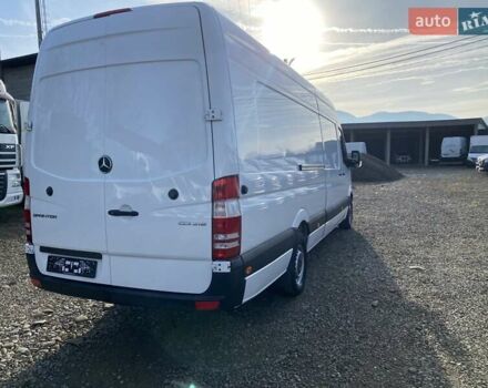 Белый Мерседес Sprinter, объемом двигателя 2.2 л и пробегом 290 тыс. км за 19950 $, фото 5 на Automoto.ua