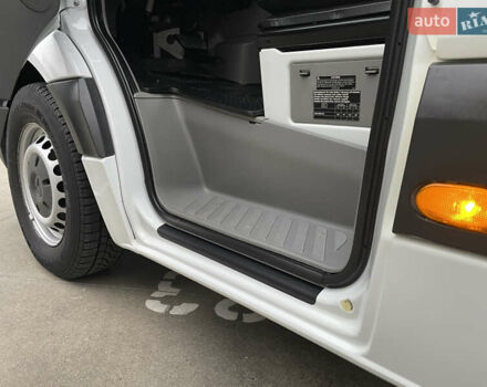Белый Мерседес Sprinter, объемом двигателя 3 л и пробегом 300 тыс. км за 29500 $, фото 25 на Automoto.ua