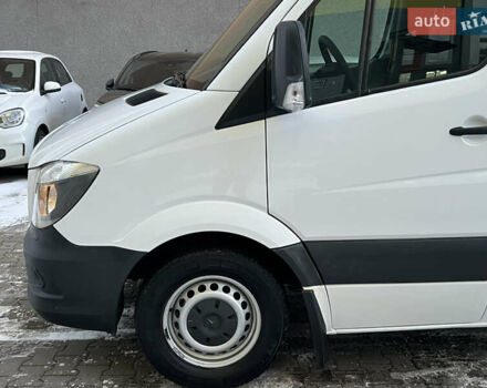 Белый Мерседес Sprinter, объемом двигателя 2.2 л и пробегом 370 тыс. км за 18300 $, фото 4 на Automoto.ua