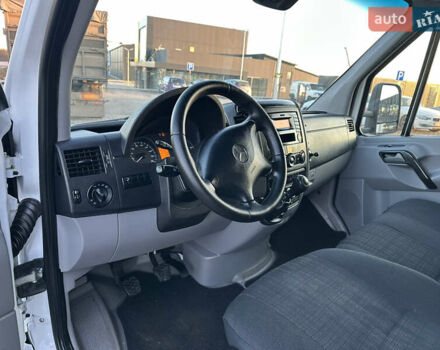 Белый Мерседес Sprinter, объемом двигателя 2.2 л и пробегом 264 тыс. км за 24300 $, фото 20 на Automoto.ua