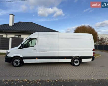Белый Мерседес Sprinter, объемом двигателя 2.2 л и пробегом 278 тыс. км за 19300 $, фото 4 на Automoto.ua