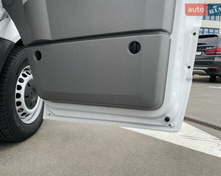 Белый Мерседес Sprinter, объемом двигателя 3 л и пробегом 300 тыс. км за 29500 $, фото 51 на Automoto.ua