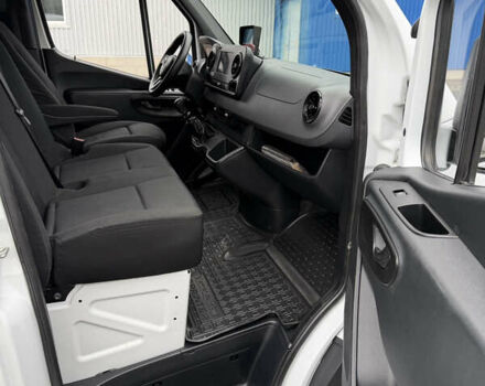 Белый Мерседес Sprinter, объемом двигателя 0 л и пробегом 250 тыс. км за 17200 $, фото 9 на Automoto.ua