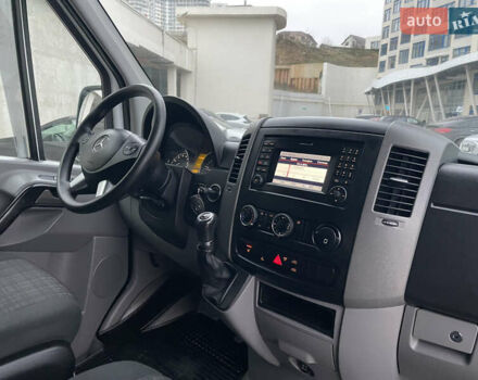 Белый Мерседес Sprinter, объемом двигателя 3 л и пробегом 300 тыс. км за 29500 $, фото 45 на Automoto.ua