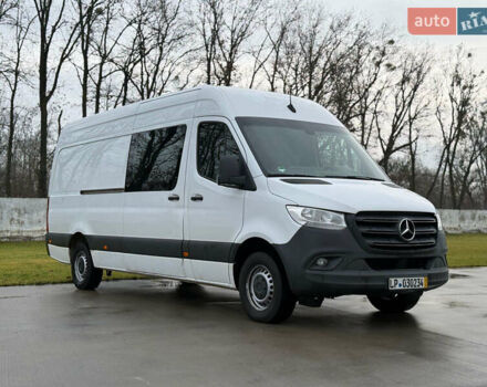 Белый Мерседес Sprinter, объемом двигателя 2.1 л и пробегом 314 тыс. км за 23990 $, фото 2 на Automoto.ua