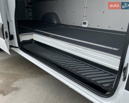 Белый Мерседес Sprinter, объемом двигателя 3 л и пробегом 300 тыс. км за 29500 $, фото 56 на Automoto.ua