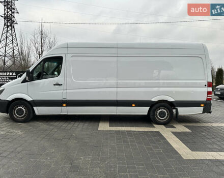 Белый Мерседес Sprinter, объемом двигателя 2.2 л и пробегом 468 тыс. км за 21000 $, фото 2 на Automoto.ua