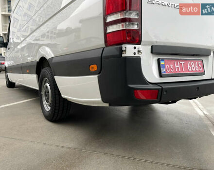 Белый Мерседес Sprinter, объемом двигателя 3 л и пробегом 300 тыс. км за 29500 $, фото 9 на Automoto.ua