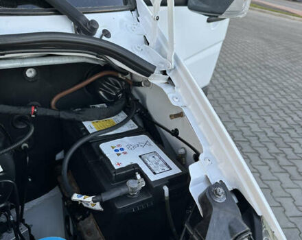 Белый Мерседес Sprinter, объемом двигателя 2.2 л и пробегом 264 тыс. км за 24300 $, фото 30 на Automoto.ua