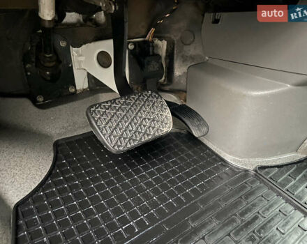 Белый Мерседес Sprinter, объемом двигателя 3 л и пробегом 300 тыс. км за 29500 $, фото 34 на Automoto.ua