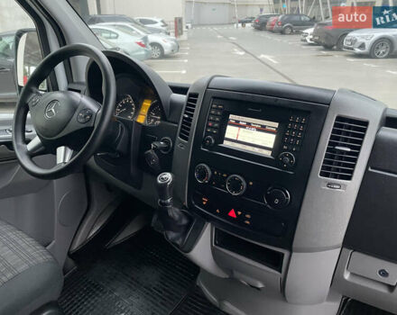 Белый Мерседес Sprinter, объемом двигателя 3 л и пробегом 300 тыс. км за 29500 $, фото 47 на Automoto.ua