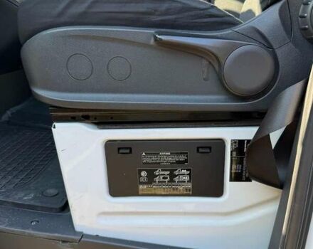 Белый Мерседес Sprinter, объемом двигателя 2.15 л и пробегом 300 тыс. км за 26000 $, фото 10 на Automoto.ua