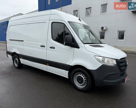 Белый Мерседес Sprinter, объемом двигателя 0 л и пробегом 250 тыс. км за 17200 $, фото 2 на Automoto.ua