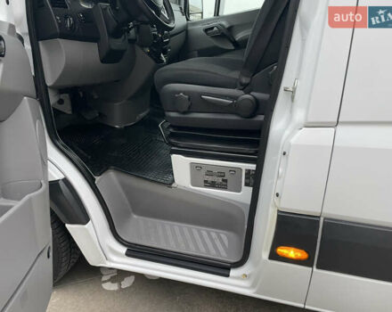 Белый Мерседес Sprinter, объемом двигателя 3 л и пробегом 300 тыс. км за 29500 $, фото 36 на Automoto.ua