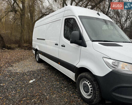 Белый Мерседес Sprinter, объемом двигателя 2.2 л и пробегом 146 тыс. км за 27900 $, фото 3 на Automoto.ua
